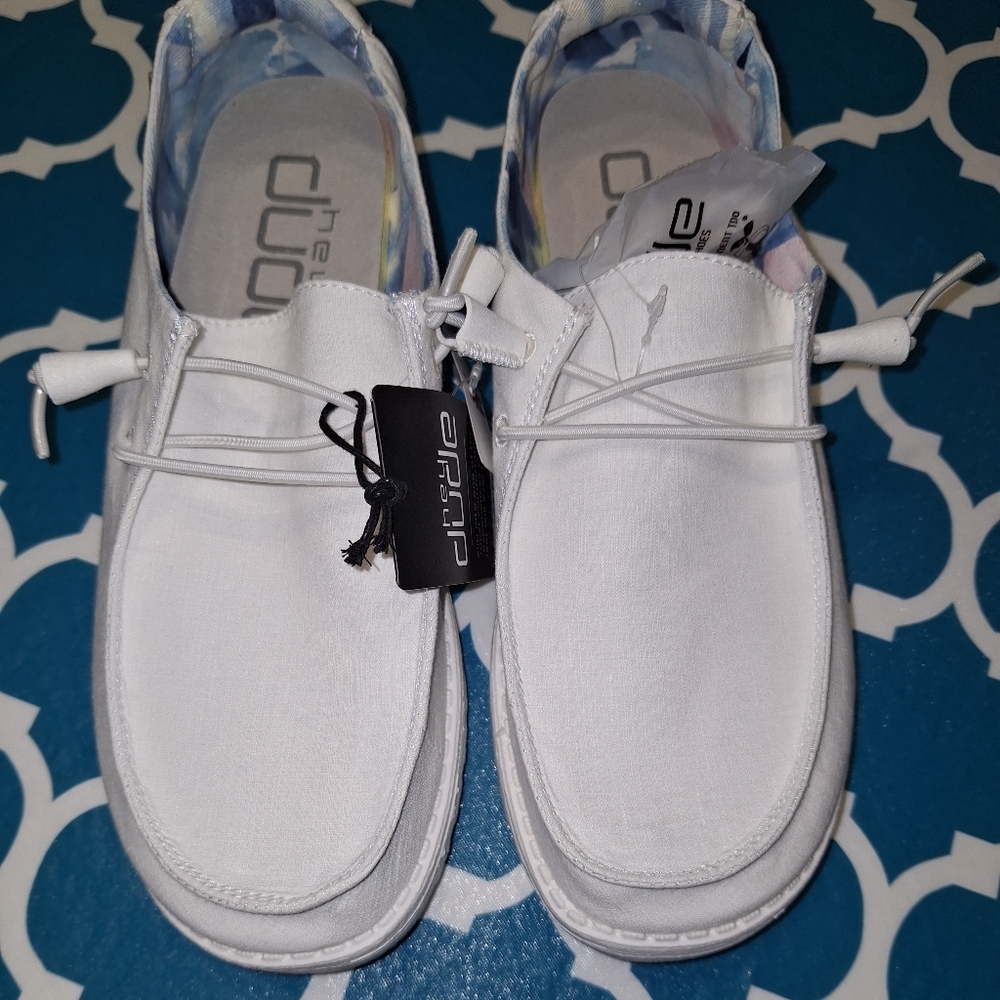 Brand New Hey Dude Womans White Loafers Size 8